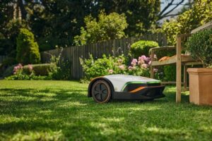 Parhaat robottiruohonleikkurit vertailussa: parhaat mallit eri pihoille