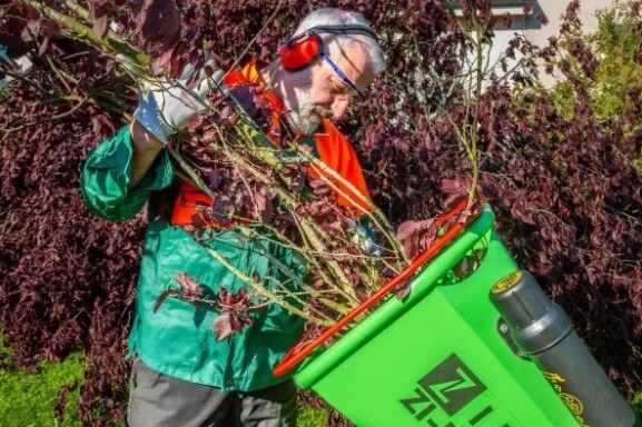 Parhaat oksasilppurit – sähkö- ja bensamallit vertailussa